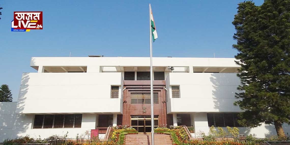 পাকিস্তানস্থিত ভাৰতীয় উচ্চায়ুক্তৰ কার্যালয়ৰ দুই বিষয়া সন্ধানহীন