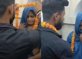 জোৰকৈ সম্পৰ্কৰ গাঁঠি বান্ধি ৰাখিব নোৱাৰি! হাঁহিমুখে পত্নীৰ পৰকীয়া মানি পত্নীক তুলি দিলে প্ৰেমিকৰ হাতত, পত্নীক দিলে এইকেইটা প্ৰতিশ্ৰুতি, জানিলে আপুনিও ক’ব তেওঁ মহান