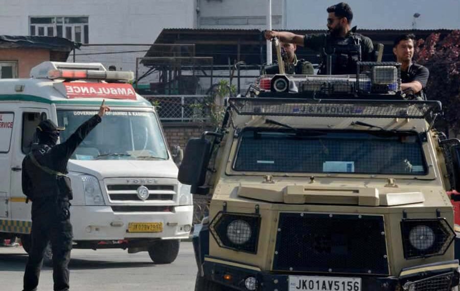 একশ্ব্যন আৰম্ভ…! পহেলগামৰ পৰা ৬০ কিঃমিঃ দূৰৈত কুলগামত চলিছে অভিযান, গভীৰ জংঘলত চলিছে এনকাউণ্টাৰ