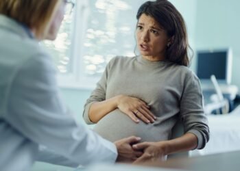 চৰকাৰী ধন লুণ্ঠন কৰিবলৈ কি নকৰে চৰকাৰী কৰ্মীয়ে!  আঢ়ৈ বছৰত ২৫ বাৰ সন্তান প্ৰসৱ, ৫ বাৰ বন্ধ্যাত্বকৰণৰ ৰিপৰ্ট দি ধন সৰকালে চিকিৎসা কৰ্মীয়ে, কেনেকৈ পোহৰলৈ আহিল তথ্য?