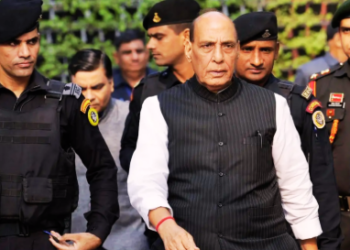 পৰ্দাৰ আঁৰত থকাসকলকো উলিয়াই উচিত জৱাব দিয়া হ’ব, পহেলগাম আক্ৰমণৰ প্ৰতুত্ত্যৰ কম সময়তেই দিমঃ ৰাজনাথ সিং