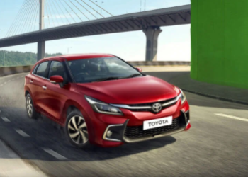 মাহিলী ৩০ হাজাৰ উপাৰ্জন থাকিলে আপুনিও ক্ৰয় কৰিব পাৰে টয়োটা গ্লাঞ্জা, EMI কিমান হ’ব?