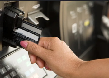 জানি থওক আগতীয়াকৈয়ে! ১মেৰ পৰা ATM লেনদেনৰ চাৰ্জ বৃদ্ধি কৰিলে দেশৰ এই বেচৰকাৰী বেংকে