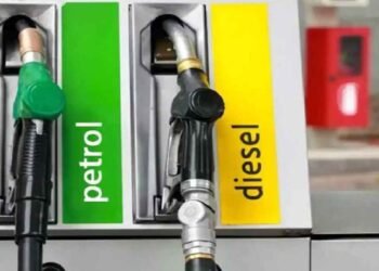 এই নিয়ম জানিলে আপুনিও নিজা অধিকাৰ সাব্যস্ত কৰিব পাৰে! মহিলাৰ এটা অভিযোগতেই পেট্ৰল পাম্পৰ মালিকে ভৰিলে ১ লাখ ৬৫হাজাৰৰ জৰিমনা