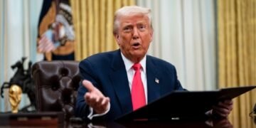 দাম কমিব ফোন-টিভি-ফ্ৰিজৰ! ট্ৰাম্পৰ চীনা শুল্ক নীতিত কেনেদৰে লাভাম্বিত হ’ব ভাৰত?