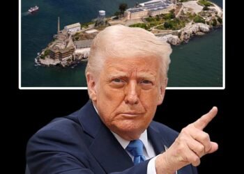 বিশ্বৰ সকলোতকৈ কুখ্যাত কাৰাগাৰক লৈ ডাঙৰ সিদ্ধান্ত ট্ৰাম্পৰ, ৬২ বছৰৰ পাছত আকৌ মুকলি হ’ল আলকাট্ৰাজ কাৰাগাৰ