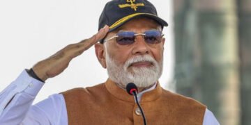 এই তিনি সূত্ৰতেই গঁথা আছে নতুন ভাৰতৰ জীৱন! কি এই তিনি সূত্ৰ? পঞ্জাৱৰ বিমানঘাঁটিৰ পৰা সন্ত্ৰাসবাদ আৰু পাকিস্তানক কেইবাটাও ধমক প্ৰধানমন্ত্ৰী মোদীৰ