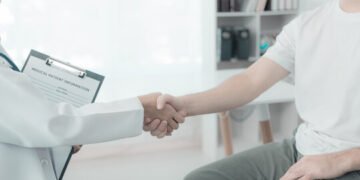 প্ৰস্ৰাৱত গতি দুৰ্বল? নিশা ঘনাই প্ৰস্ৰাৱ লগা, আঁৰত থাকিব পাৰে শৰীৰৰ এই অংগৰ কৰ্কট, কি কি লক্ষণে দেখা দিলে চিকিৎসকৰ পৰামৰ্শ ল’ব?