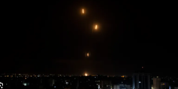 জম্মুত ব্লেকআউট, ভাৰতীয় S-400য়ে আকাশতে ধ্বংস কৰিছে কেইবাখনো পাকিস্তানী ড্ৰোণ, জম্মুত বাৰে বাৰে বাজিছে চাইৰেণ