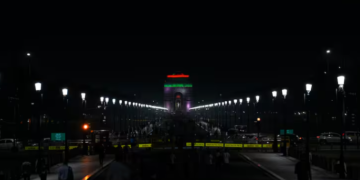 আক্ৰমণৰ আশাংকাতেই খালি কৰি দিয়া হ’ল দিল্লীৰ ইণ্ডিয়া গেটকে ধৰি কেইবাটাও এলেকা, সাধাৰণ নাগৰিকক কোন কোন স্থানলৈ নাযাবলৈ আহ্বান জনোৱা হৈছে?