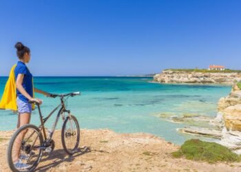 নগ্নতাই নিয়ম? বীচ্চত ফুৰিবলৈ গ’লে নগ্ন হোৱাটো বাধ্যতামূলক? পোছাক পিন্ধিলেই জৰিমনা? ক’ত আছে এই বীচ্চ?