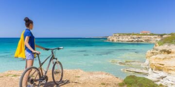 নগ্নতাই নিয়ম? বীচ্চত ফুৰিবলৈ গ’লে নগ্ন হোৱাটো বাধ্যতামূলক? পোছাক পিন্ধিলেই জৰিমনা? ক’ত আছে এই বীচ্চ?