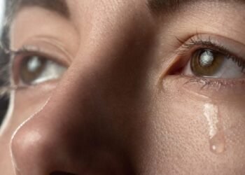 চকুৰ পানীতেই ধৰা পৰে জটিল ৰোগ! কেই টোপাল চকুপানীতেই ধৰা পৰিব কৰ্কট, আলঝাইমাৰ্ছ, কোনে ক’ত আৱিষ্কাৰ কৰিছে এই পদ্ধতি?