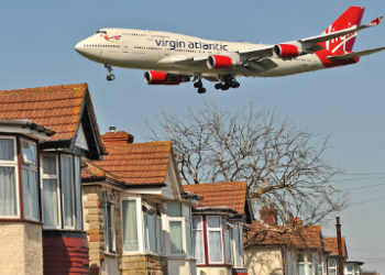 বিমান বন্দৰৰ আশেপাশে আপোনাৰ ঘৰ নেকি? ভঙা হ’ব পাৰে এই এলেকাৰ ভিতৰত থকা ঘৰ, কঠোৰ এইবাৰ বিমান পৰিবহন মন্ত্ৰণালয়