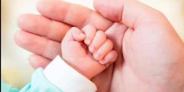 শিশু জন্ম হ’লেই লগে লগে DNA টেষ্ট বাধ্যতামূলক, ক’ত আৰম্ভ হৈছে এই নিয়ম? কিয় ইমান জৰুৰী জিনৰ পৰীক্ষা?