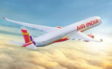 ৩৫ হাজাৰ ফুট উচ্চতাত হঠাৎ অসুস্থ যাত্ৰী, কি হৈছে লণ্ডনৰ পৰা মুম্বাইগামী এয়াৰ ইণ্ডিয়াৰ বিমানত?