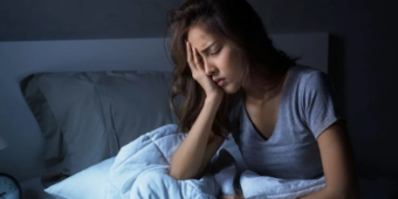 লেথাৰিকৈ তিনি নিশা টোপনি কম হৈছে? জানক কি ভয়ংকৰ ক্ষতি হৈছে শৰীৰৰ? হাৰ্টে কাম কৰা বন্ধ কৰিব নেকি?