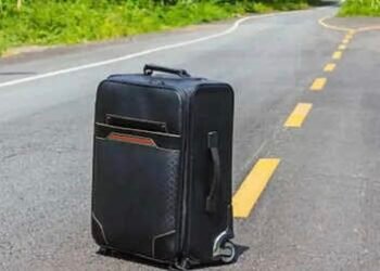 ট্ৰলী বেগৰ পৰা বিয়পিছিল দুৰ্গন্ধ, ট্ৰলী বেগ খুলিয়েই হতবাক আৰক্ষী, কি আছে ট্ৰলীবেগৰ ভিতৰত?