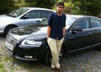 পত্নীৰ অস্থি বিসৰ্জন দিবলৈ ভাৰতলৈ আহিছিল, ব্ৰিটেইনত দুই কণমানি কন্যাৰ কাষলৈ আৰু কাহানিও উভতি নাযায় অৰ্জুন, অভিশপ্ত বিমানত উঠিয়েই নেদেখা সিপাৰলৈ গুচি গ’ল অৰ্জুন