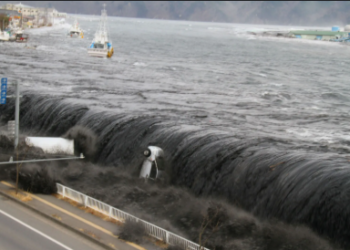 ৫ জুলাইত আহিব ভয়াৱহ ছুনামী! বৃহৎ প্ৰাকৃতিক দুৰ্যোগ মোকাবিলাৰ বাবেও সাজু হৈছে নেকি জনতা? কোনে কৰিছে ছুনামীৰ ভৱিষ্যদ্বাণী?
