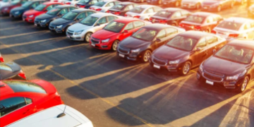 ৮৪ লাখৰ বাহন এতিয়া পাব ২.৫ লাখত! দিল্লীত পানীৰ দৰে বিক্ৰি হৈছে বাহন, নেপথ্যত কি কাৰণ?