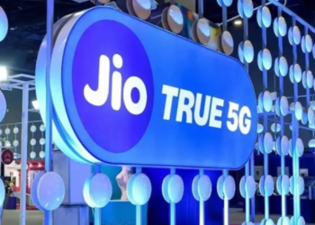 কোটি কোটি মোবাইল ইউজাৰৰ বাবে বিৰাট অফাৰ দিছে JIOই! ৮৪ দিনৰ এই প্লেনত কি কি বিনামূলীয়া সুবিধা?