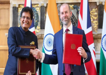 দাম কমিব স্কচ, হুইস্কি, বৈদ্যুতিক বাহনৰ! ঐতিহাসিক ভাৰত-ব্ৰিটেইন মুক্ত বাণিজ্য চুক্তি স্বাক্ষৰ, বাৰ্ষিক ৩৪ বিলিয়ন ডলাৰৰ বাণিজ্য বৃদ্ধিৰ সম্ভাৱনা