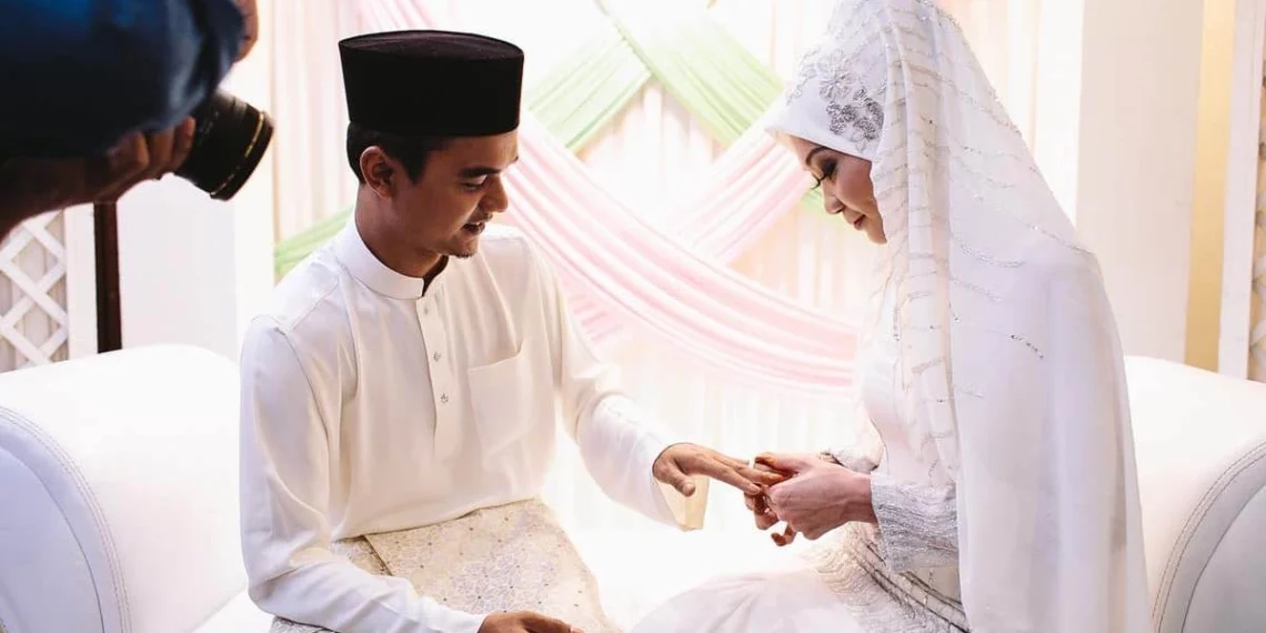 হিজাব পিন্ধি নিকাহ কৰাইছিল, বিবাহৰ ১২ দিনৰ পাছত স্বামীয়ে জানিলে তেওঁৰ পত্নী এগৰাকী পুৰুষ, তাৰপিছত…