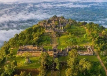 ১১০০ বছৰীয়া পুৰণি শিৱ মন্দিৰক লৈয়েই থাইলেণ্ড-কম্বোডিয়াৰ যুদ্ধ? এই শিৱমন্দিৰ প্ৰকৃততে কোন দেশত অৱস্থিত?