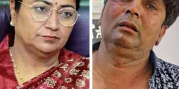 দিল্লীৰ মুখ্যমন্ত্ৰীৰ বাসভৱনত সোমাই আক্ৰমণ যুৱকৰ! কিয় চুলিত ধৰি চৰ শোধালে মুখ্যমন্ত্ৰী ৰেখাক?