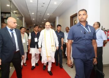 মোদীজীক যিমানেই গালি পাৰিব সিমানেই বেছিকৈ পদুম ফুলিব, ৰাহুল গান্ধীয়ে ৰাজহুৱাকৈ ক্ষমা খুজিব লাগিবঃ অমিত শ্বাহ