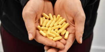 মাল্টিভিটামিন টেবলেটে লিভাৰৰ কি ক্ষতি কৰে? কি ৰোগ হ’ব পাৰে? দৈনিক খালে কি কি অসুবিধা?