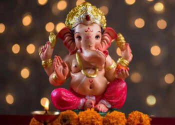 গণেশৰ মূৰ্তি বা ফটো স্থাপনৰ সময়ত নকৰিব এই ৫ ভুল, দুৰ্ভাগ্যৰ মুকলি কৰিব পাৰে দ্বাৰ