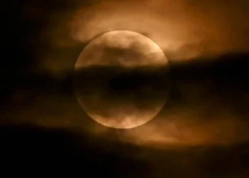 ৭ ছেপ্টেম্বৰত চন্দ্ৰগ্ৰহণত কুবেৰে খুলিব ধনৰ ভাণ্ডাৰ! হাতলৈ ধন আহিব এই ৫ৰাশিৰ জাতকৰ