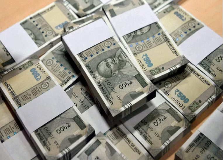 গৃহঋণ ল’বলৈ আগ্ৰহী? জানক ২৫ লাখ টকাৰ ঋণৰ ক্ষেত্ৰত কোন বেংক লাভজনক? SBI নে PNB?