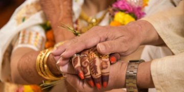 ছুপ্ৰিম কৰ্টৰ পৰ্যবেক্ষণঃ বিবাহৰ সময়তেই গোত্ৰ সলনি হয়, ‘উত্তৰাধিকাৰহীন’ বিবাহিত মহিলাৰ সম্পত্তিৰ অধিকাৰ থাকে শহুৰেকৰ পৰিয়ালৰ