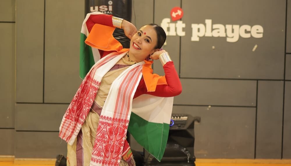 বিহু নৃত্যৰে অভিযন্তা যুৱতীয়ে মুম্বাইত গঢ়িলে বিশ্ব অভিলেখ, বিহু নৃত্যৰে বিশ্ব অভিলেখ অসমকন্যা দিদৃক্ষা সোণোৱালৰ