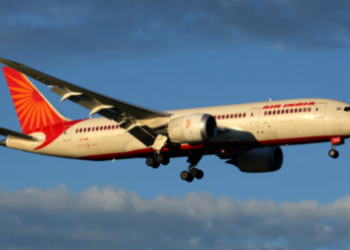 মাজ আকাশত যান্ত্ৰিক বিজুতি! ভিয়েনাৰ পৰা দিল্লী অভিমুখী এয়াৰ ইণ্ডিয়াৰ বিমানৰ ডুবাইত জৰুৰী অৱতৰণ