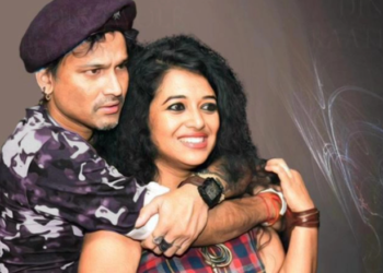 সিংহাসনত নবহা ৰজা…মহানগৰ আৰক্ষী আয়ুক্ত পাৰ্থসাৰথি মহন্তৰ এটা বিশেষ কবিতাৰে কণ্ঠশিল্পী জুবলীয়ে বিচাৰিছে জুবিন গাৰ্গৰ ন্যায়