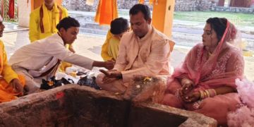 সনাতন ধৰ্মতহে কন্যা তথা মহিলাৰ সন্মান আছে… ইছলাম এৰি হিন্দুধৰ্ম গ্ৰহণ কৰিছে এই দম্পতিয়ে