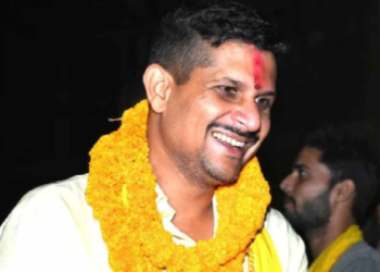 দিল্লীৰ ছিকিউৰিটি গাৰ্ডৰ পৰা ৪০০ কোটি টকাৰ মালিক, বিহাৰত নজৰ কাঢ়িছে এইগৰাকী প্ৰাৰ্থীয়ে, কোন এই ব্যক্তি?