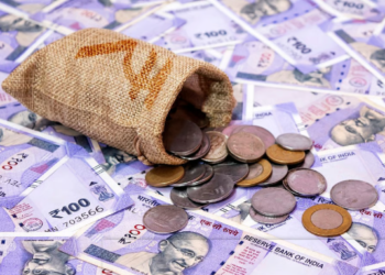 উপাৰ্জন ভাল হ’লেও হাতত টকা নাথাকে? কি কৰিলে এই সমস্যাৰ পৰা মুক্তি পাব?