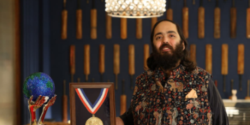 ভাৰতৰেই নহয় এছিয়াৰ ভিতৰত প্ৰথমগৰাকী অনন্ত আম্বানী, বনতাৰাৰ বাবে গ্লোবেল হিউমেনিটেৰিয়ান এৱাৰ্ড লাভ অনন্ত আম্বানীৰ