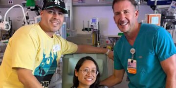 ১০ কেজি ওজনৰ টিউমানৰ গুচাবলৈ গৈছিল, কিন্তু অপাৰেচন কৰিবলৈ গৈ চিকিৎসক হতভম্ব, লগতে ওলাল…