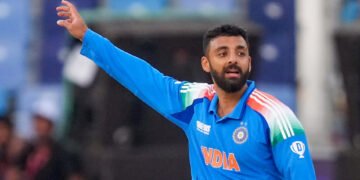 বুমৰাহৰ ৮ বছৰীয়া পুৰণি ৰেকৰ্ড ভংগ, ইতিহাস ৰচিলে বৰুণ চক্ৰৱৰ্তীয়ে