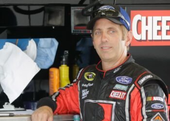 অতিকে শোকাৱহ, প্ৰাইভেট জেট দুৰ্ঘটনাত ফেমাছ ৰেচাৰসহ সম্পূৰ্ণ পৰিয়াল নিহত