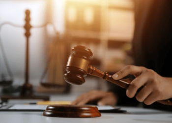 অৱশেষত অধিবক্তা পালে জুবিন গাৰ্গৰ হ***ত্যাৰ অভিযোগত অভিযুক্তই, ৭ অভিযুক্তৰ হৈ ন্যায়ালয়ত যুঁজ দিব এইগৰাকী অধিবক্তাই