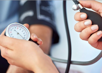 এমাহ পূৰ্বৰে পৰাই দেখা দিব পাৰে হাৰ্ট এটেকৰ বিপদ সংকেতে! কি কি লক্ষণ দেখিলে সতৰ্ক হ’ব?