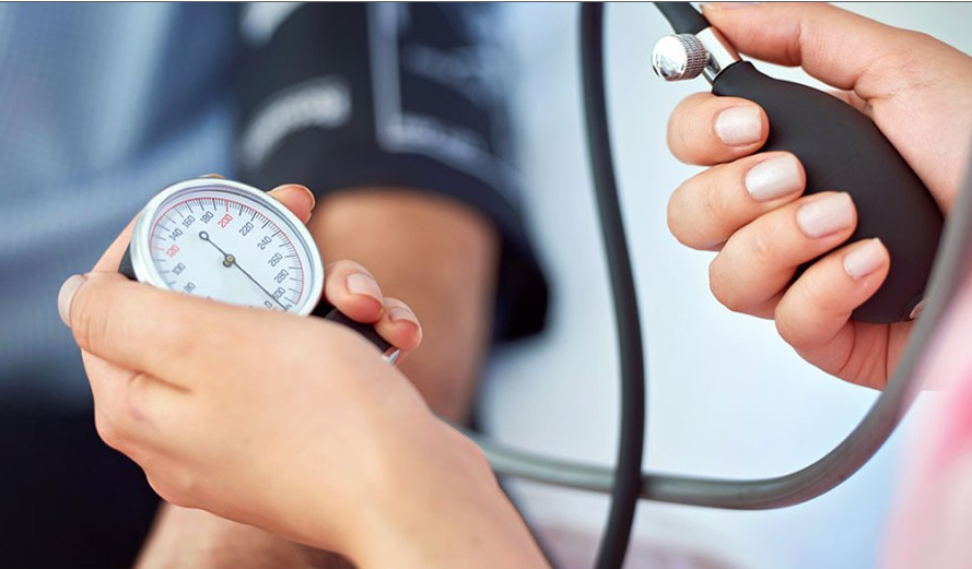 এমাহ পূৰ্বৰে পৰাই দেখা দিব পাৰে হাৰ্ট এটেকৰ বিপদ সংকেতে! কি কি লক্ষণ দেখিলে সতৰ্ক হ’ব?