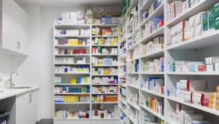 ঔষধৰ দোকান খুলিবলৈ আগ্ৰহী নেকি? কি ডিগ্ৰী থাকিব লাগিব? খৰচ কিমান হ’ব?